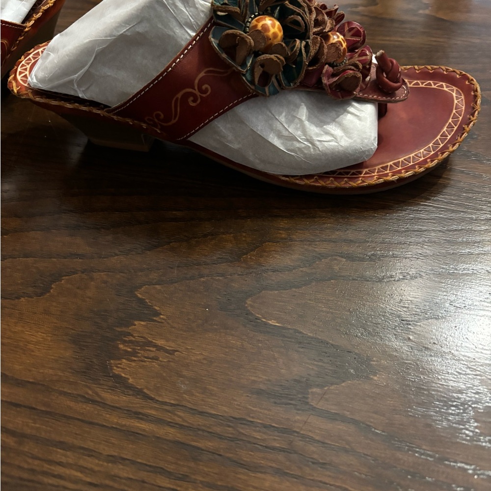 Brown Leather Sandals with Decorative Stitching